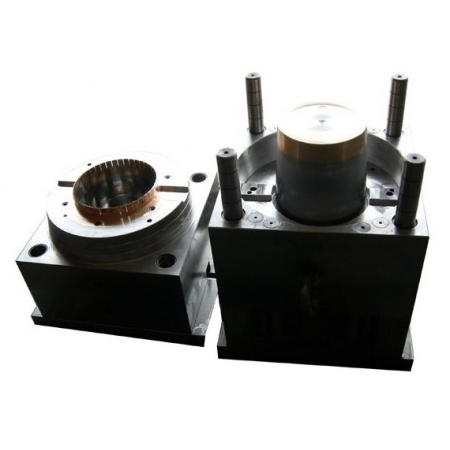 Injection plastic mold for paint bucket