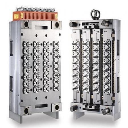Injection plastic mold for PET preform